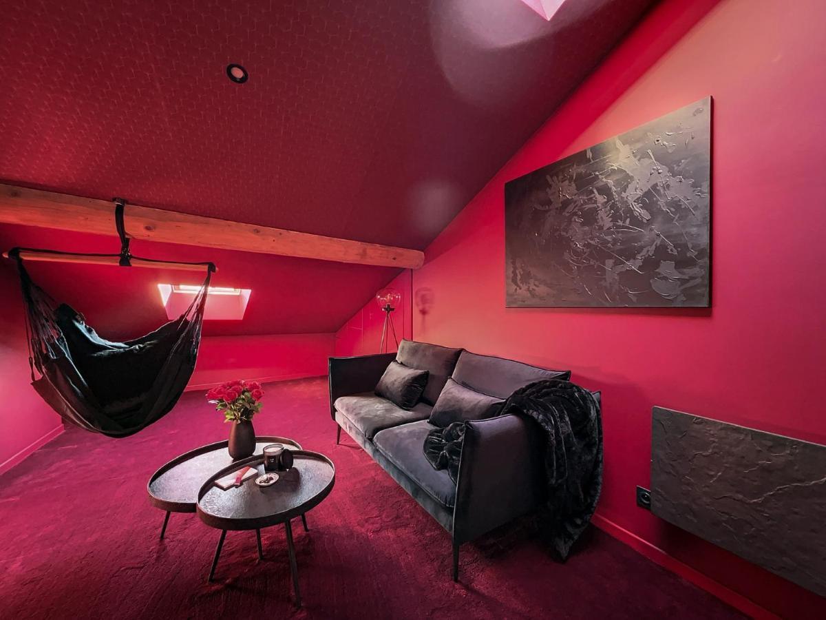 Rouge Baiser Avec Jacuzzi Privatif - Loveroom Insolite Apartment