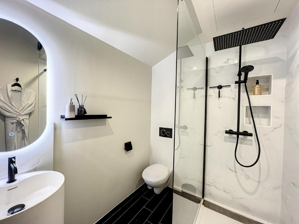 Rouge Baiser Avec Jacuzzi Privatif - Loveroom Insolite Apartment *